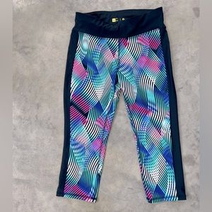 Xersion Medium Multicolored Fitted Workout/Athletic Capri Leggings